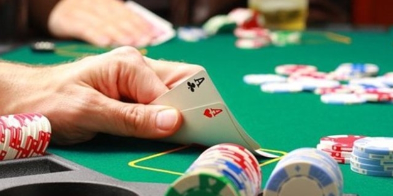 33win - Chia sẻ cách đánh bài poker trực tuyến dễ ăn tiền